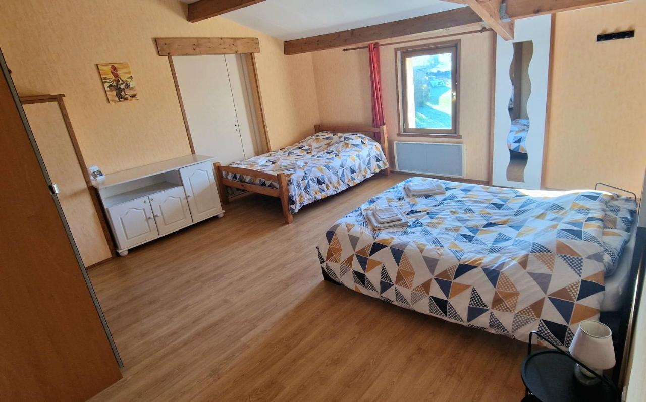Chambres D Hotes Le Bois Corbeau Tiffauges Exteriör bild